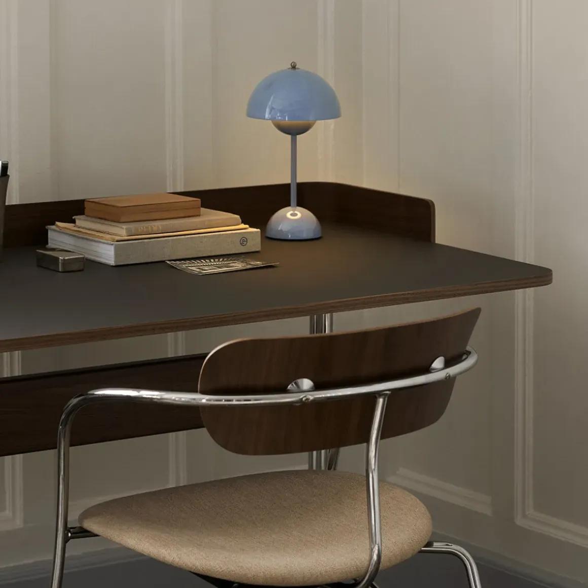 Bureau Pavilion AV17 Linoleum Iron 4178 - Noyer / Pieds Chrome