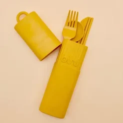 Kit de couverts réutilisables et nomades en matière biosourcée