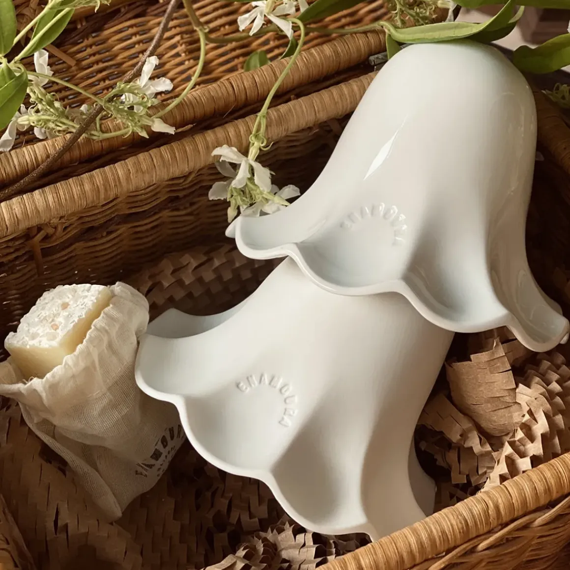 Suspension Lili en porcelaine biscuit - Ø 13 cm