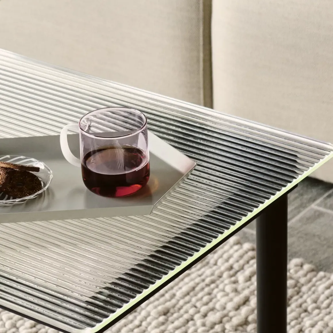 Table basse Kofi Chêne Massif Noir u0026 Verre Roseau Clair - l 140 x L 50 x h 36 cm
