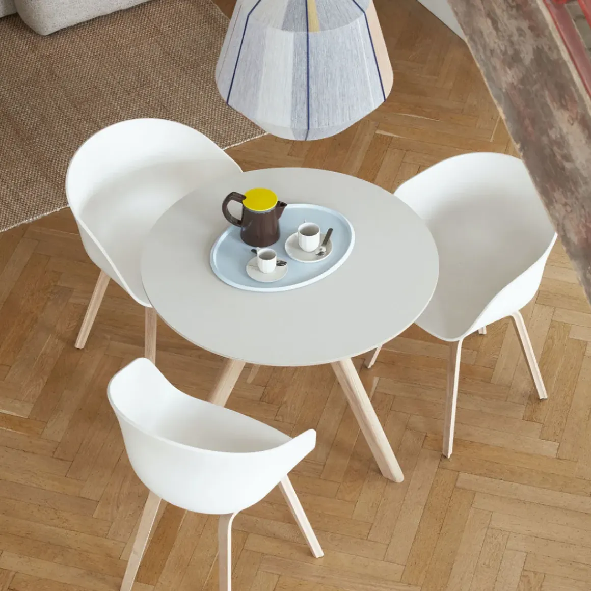 Table CPH20 Ronde Chêne clair huilé u0026 Linoleum - Crème