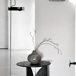Table d'appoint Fin en teck noir verni - Ø 50 cm